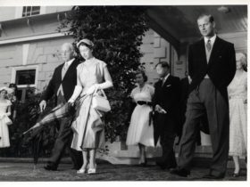 Wikimedia Commons File:Queen Elizabeth and Prince Philip, House Garden Party (1953)