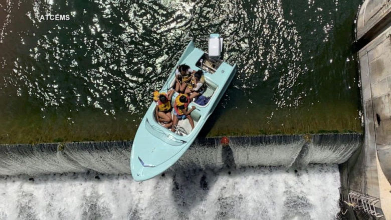 Texas boat nearly goes over the edge of a dam, occupants rescued