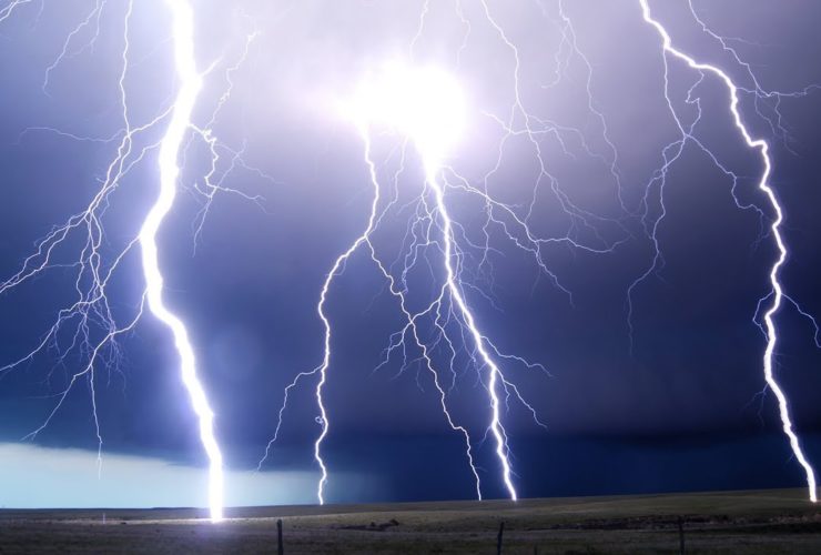 4 homes within 1 mile of each other were all struck by lightning